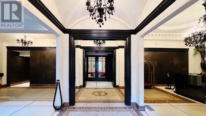 Property Photo:  197 Yonge Street 2202  ON M5B 1M4 