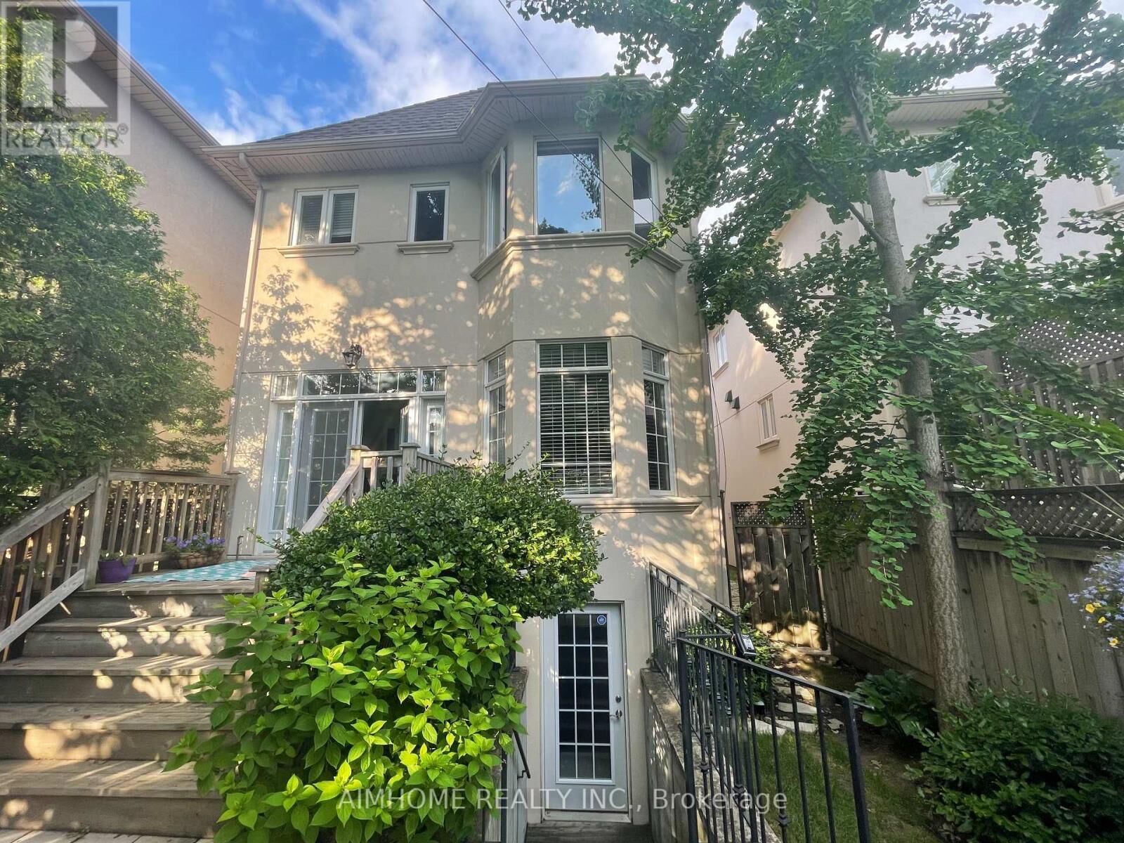 Property Photo:  10 Hoyle Avenue  ON M4S 2X6 