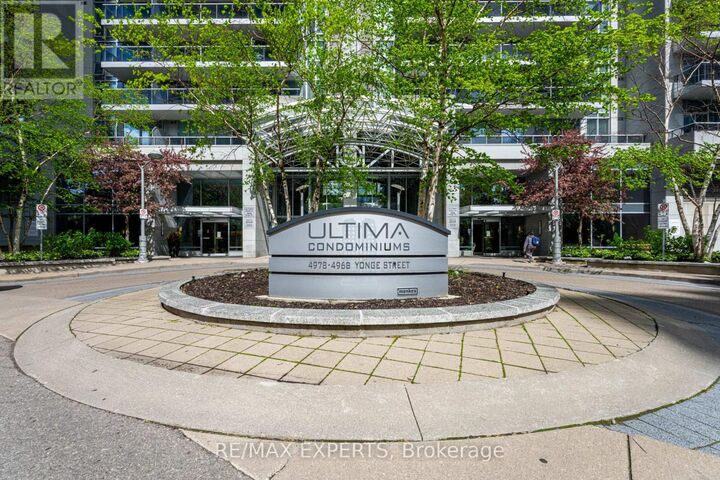 Property Photo:  4968 Yonge Street 1111  ON M2N 7G9 