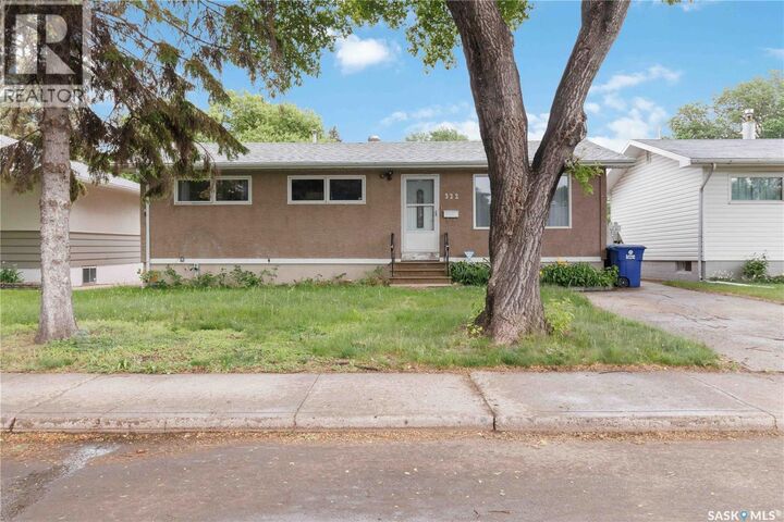 Property Photo:  322 U Avenue N  SK S7L 3C7 