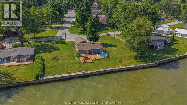 Property Photo: 95 Island Crescent ON N0P 2L0