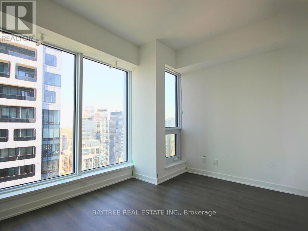 Property Photo: 8 Wellesley Street West 3106 ON M4Y 3B2