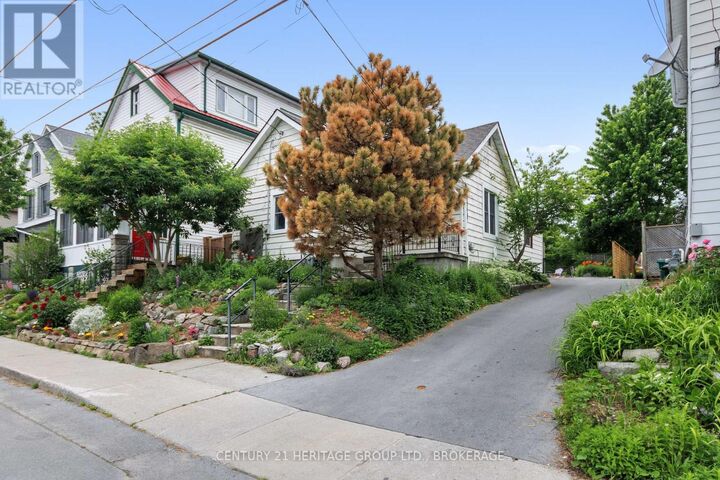 Property Photo:  51 Quebec Street  ON K7K 1T8 