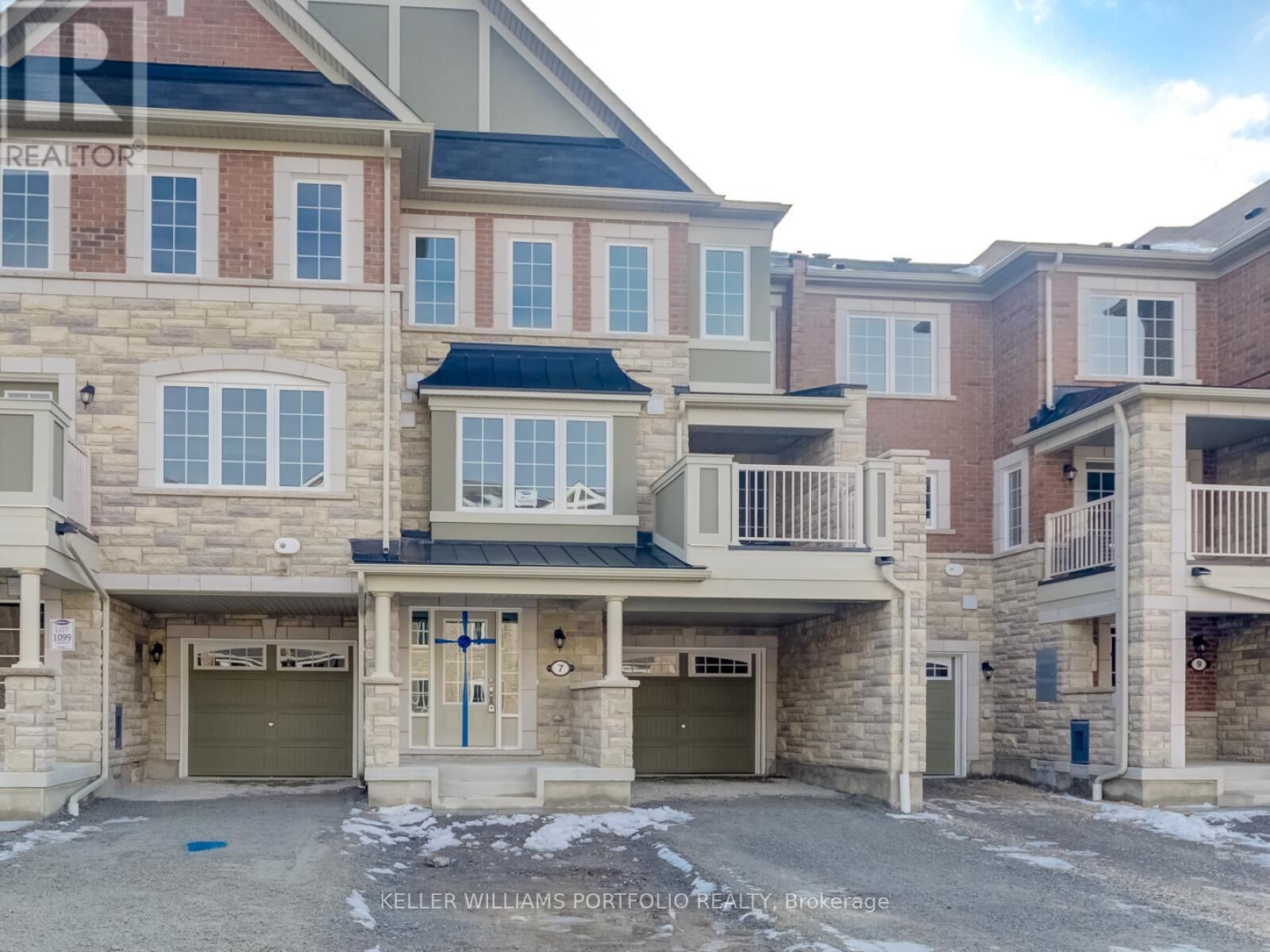 Property Photo:  7 Bluegill Crescent  ON L1P 0E4 