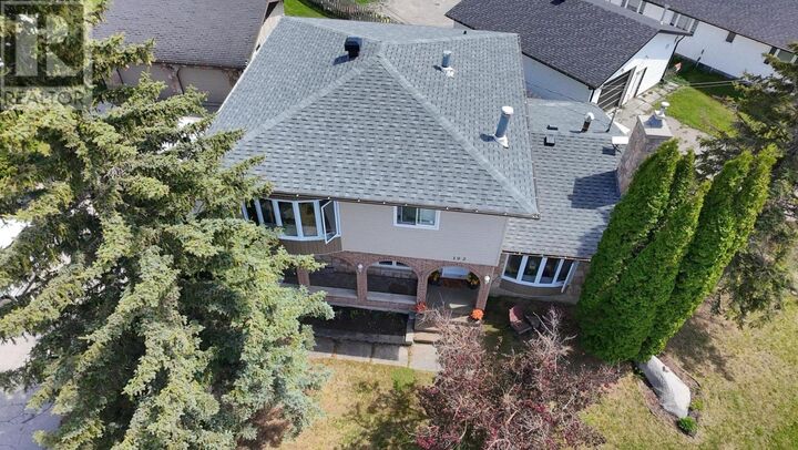 Property Photo:  102 Thom St  ON P0T 1M0 