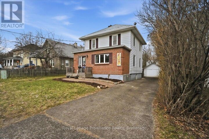 Property Photo:  46 Victoria Street  ON K0K 2C0 
