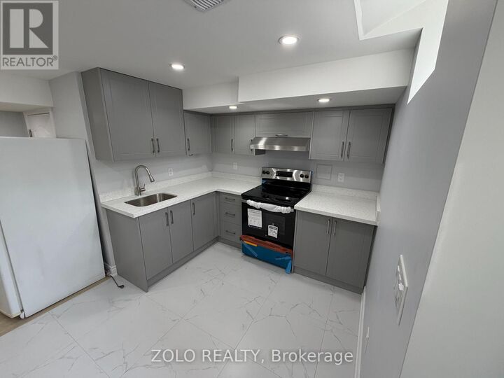 Property Photo:  Glasshill Grove  ON L5M 7R5 