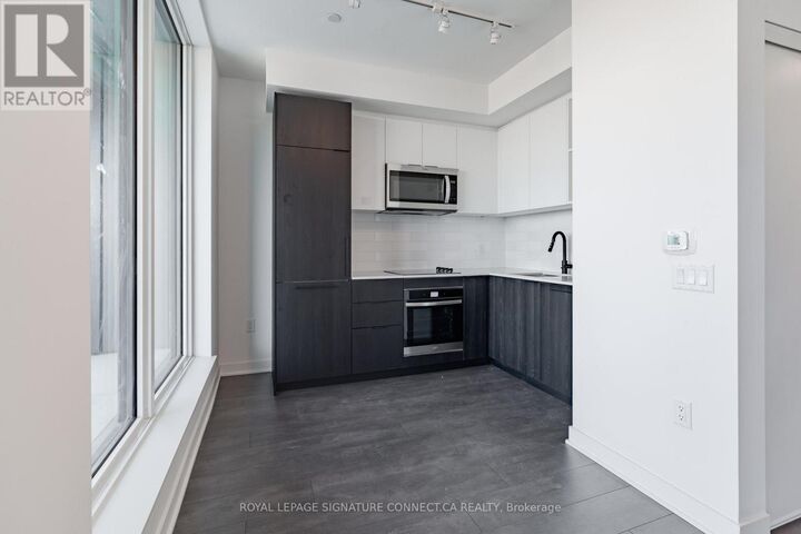 Property Photo:  1185 Dupont Street 815  ON M6H 0G5 