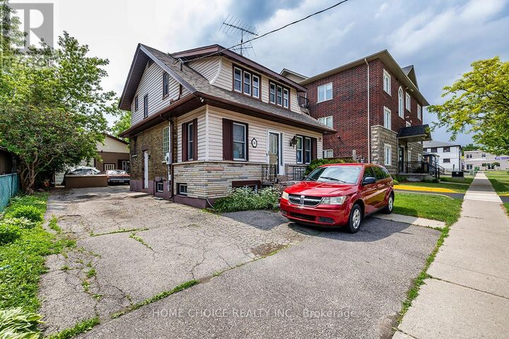 Property Photo:  30 Grenfell Street  ON L1J 4V8 
