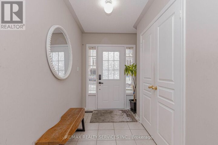 Property Photo:  47 Curran Hall Crescent  ON M1G 0A1 