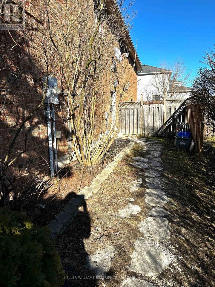 Property Photo: 13 Rundle Crescent Main ON L4N 8E7
