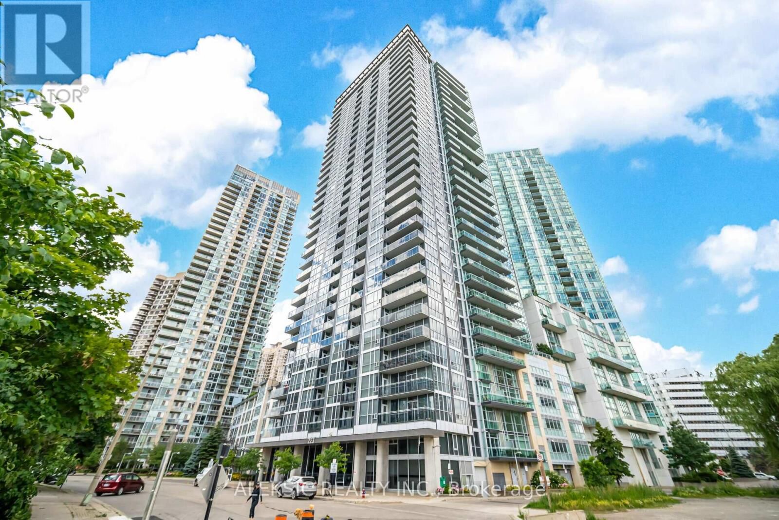 Property Photo:  223 Webb Drive 2514  ON L5B 0E8 