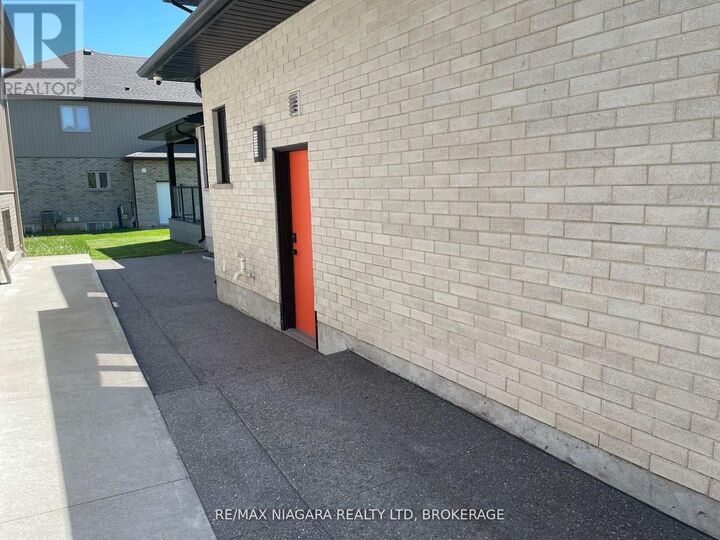 Property Photo:  6484 Sam Iorfida Drive  ON L2E 2S4 