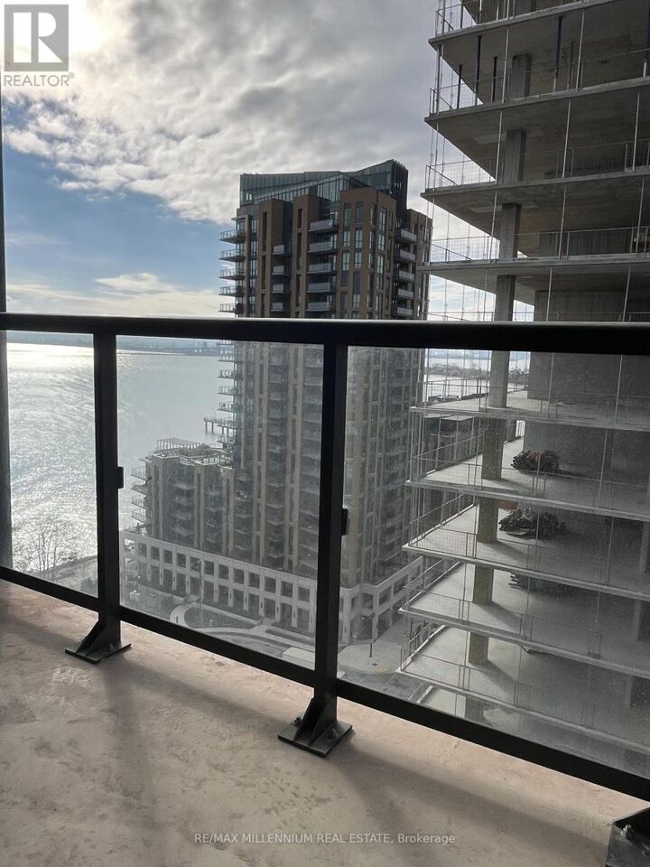 Property Photo:  370 Martha Street 1608  ON L7R 0G9 