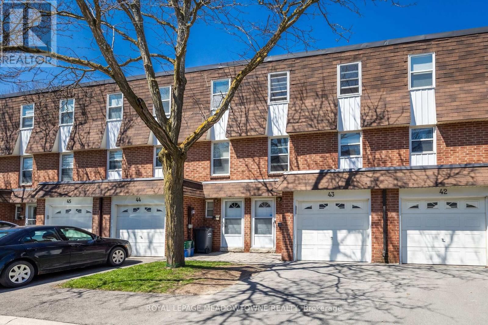 Property Photo: 235 Bronte Street 43 ON L9T 3V8