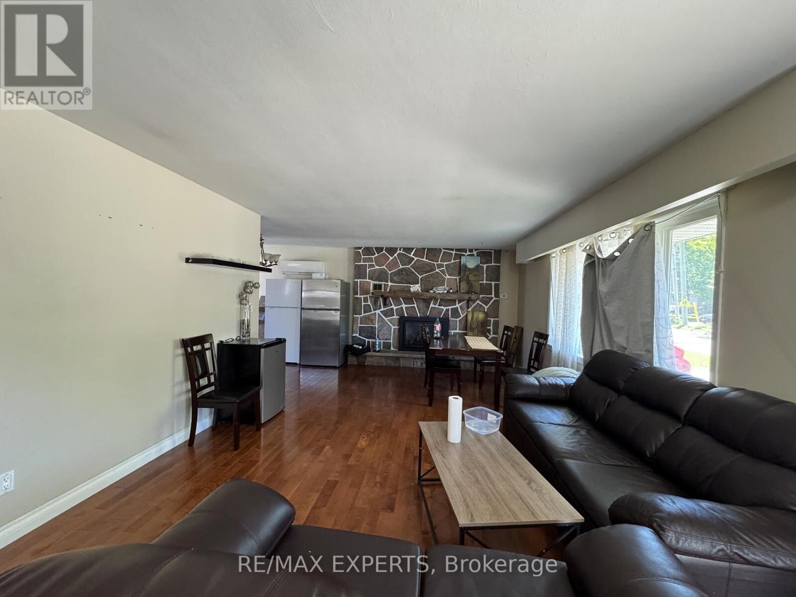 Property Photo:  1 Erie Street  ON L9Y 1P3 