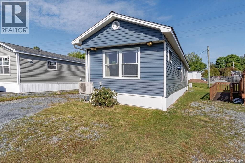Property Photo:  32 Violet Street  NB E2M 5M3 
