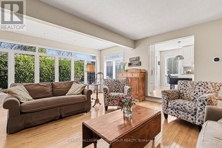 Property Photo:  6321 Beausejour Drive  ON K1C 3J6 