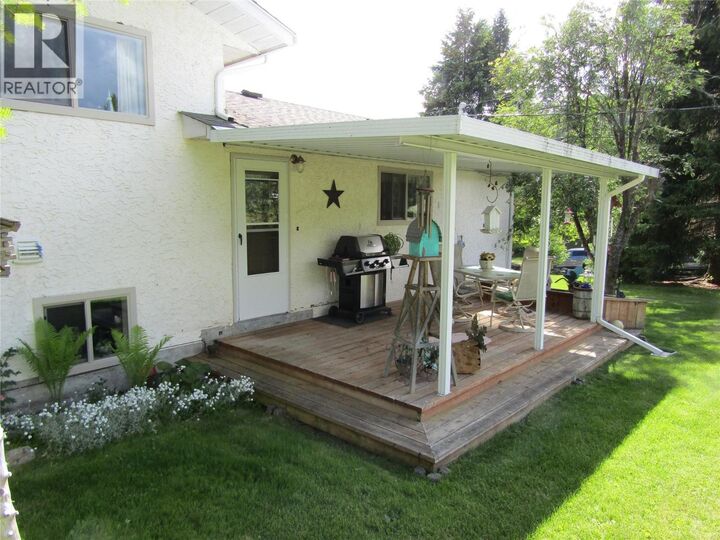 Property Photo:  884 Strathmore Avenue  BC V0H 1J0 