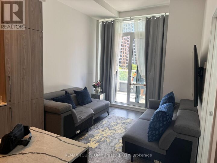 Property Photo: 15 Holmes Avenue 401 ON M2N 0L4