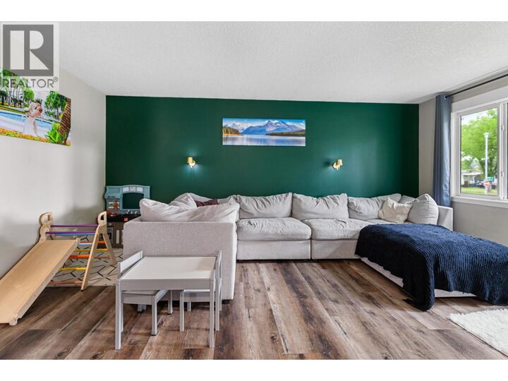Property Photo: 104 Aitken Crescent BC V2L 4N1