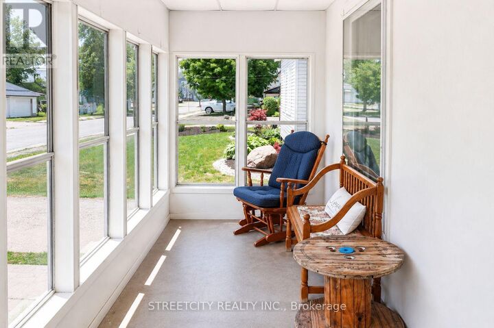 Property Photo:  12 Pearl Street  ON N4G 1L3 