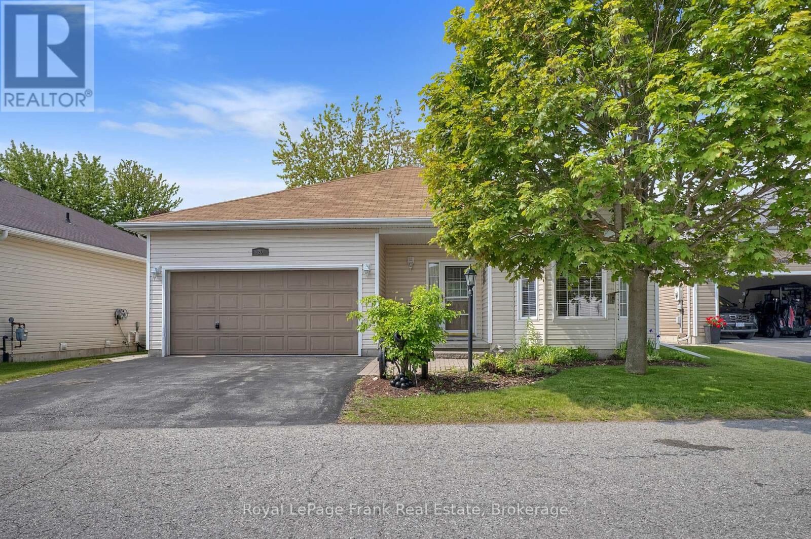 Property Photo:  20 Kissingbridge Lane  ON L1B 0B2 