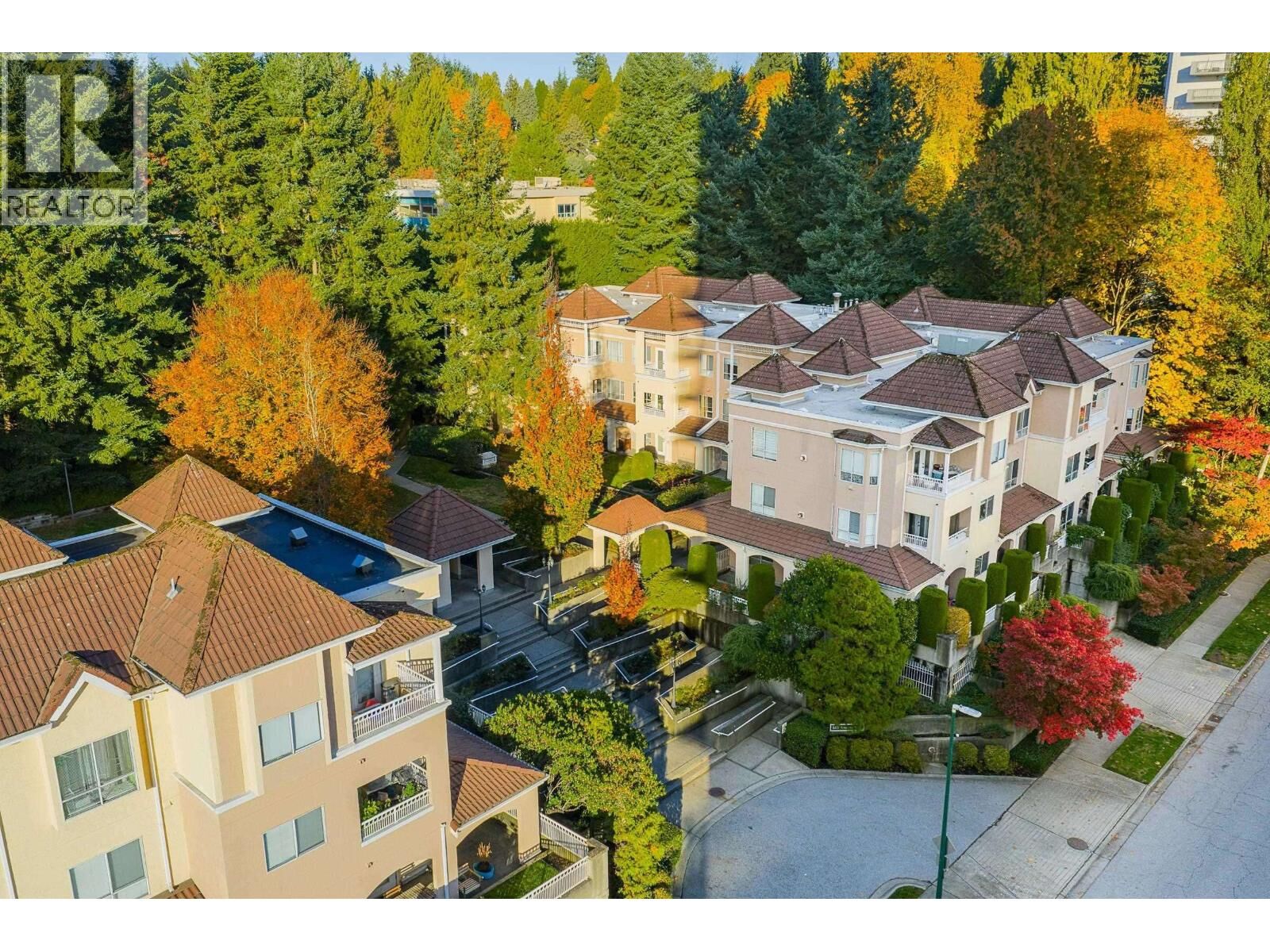 Property Photo: 515 Whiting Way 107 BC V3J 7W9