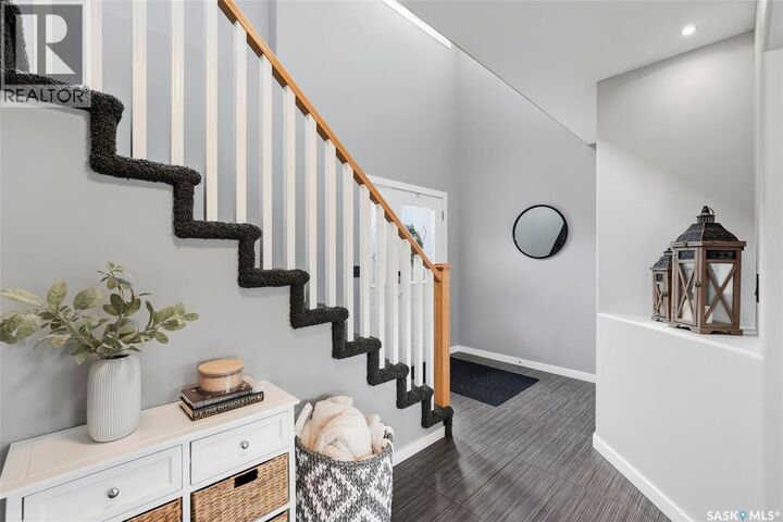 Property Photo:  327 Hettle Cove  SK S7T 0E8 