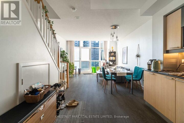 Property Photo:  36 Blue Jays Way 1117  ON M5V 3T3 