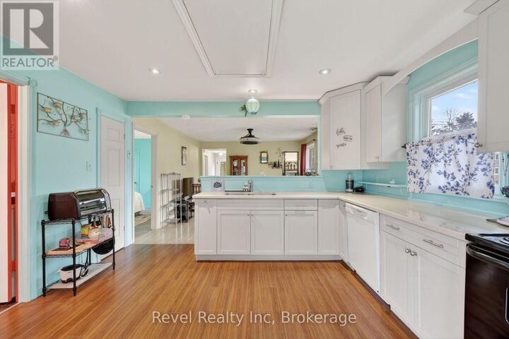 Property Photo: 762 Seventh Avenue ON L0K 1R0