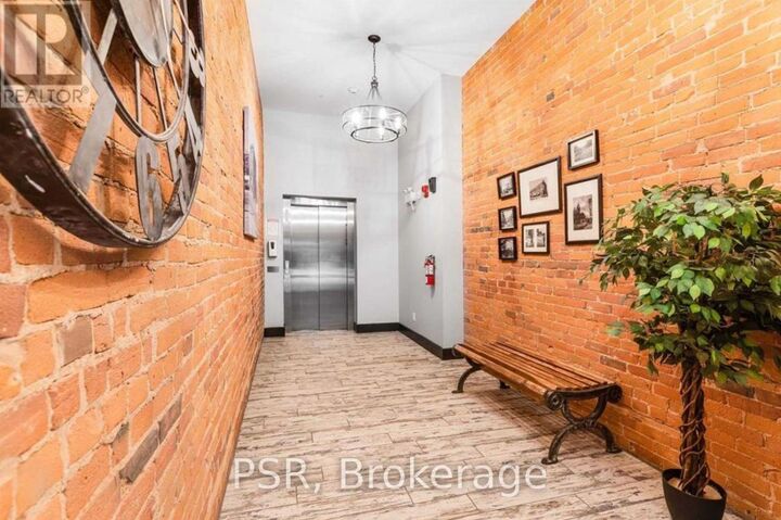 Property Photo:  2870 Dundas Street West 210  ON M6P 1Y8 