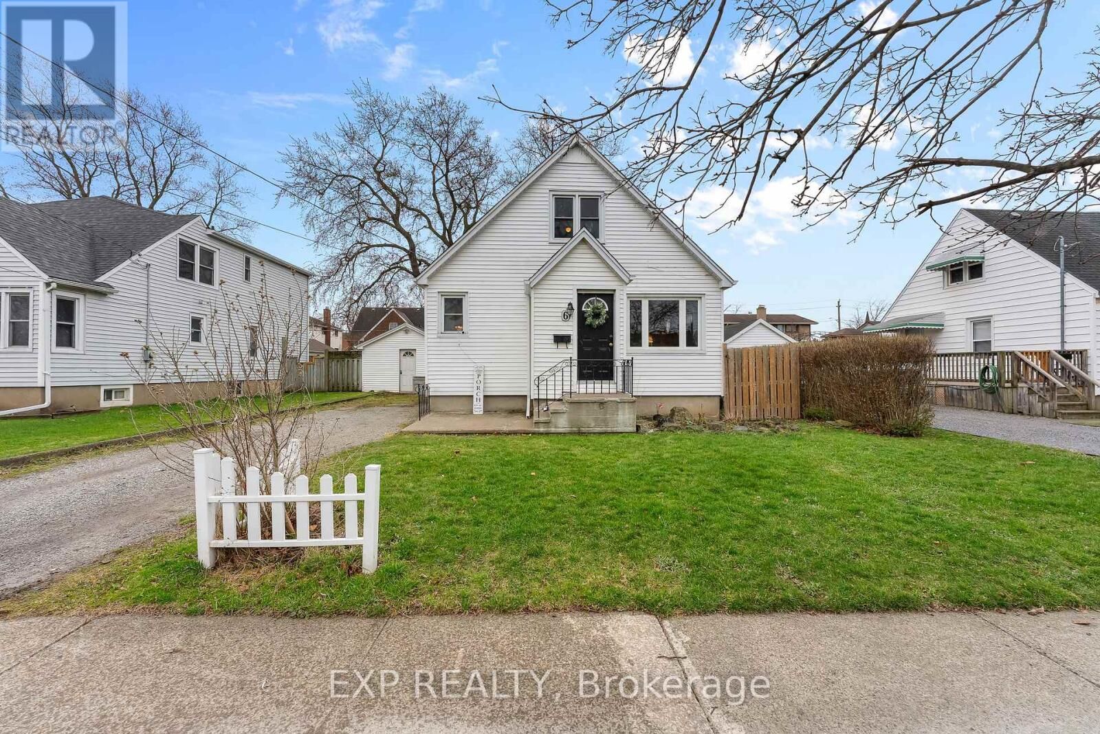 Property Photo:  6 Cedardale Avenue  ON L2P 1A9 