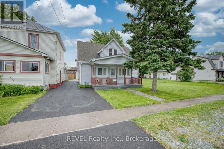 Property Photo:  35 Humboldt Parkway  ON L3K 2H1 