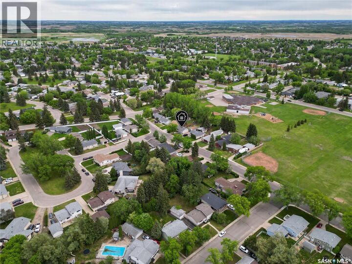 Property Photo: 1171 Cook Drive SK S6V 2R7