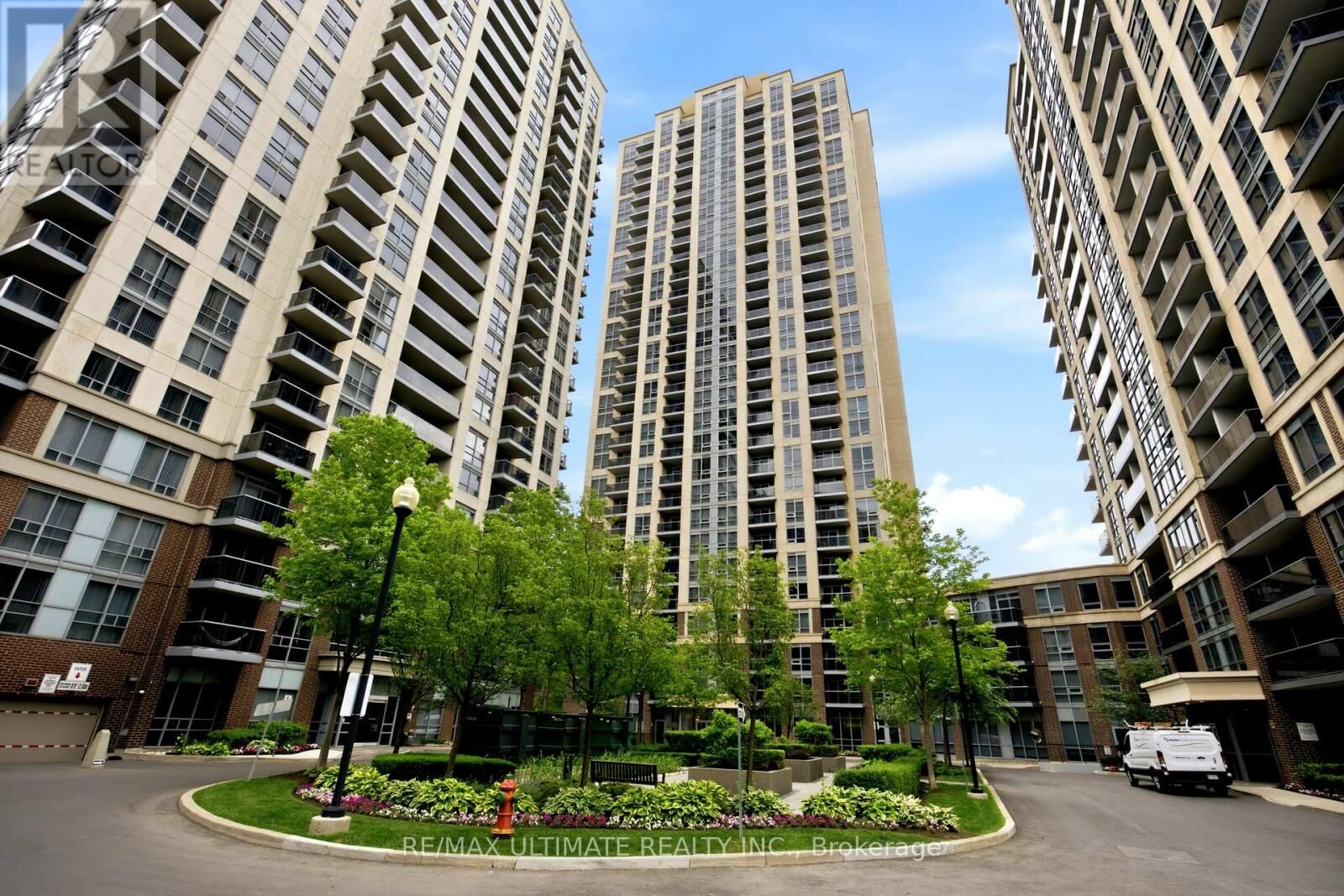 Property Photo:  3 Michael Power Place 1603  ON M9A 0A2 