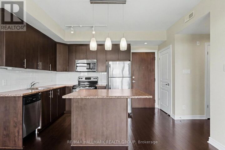 Property Photo: 755 Beauparc Private 303 ON K1J 0B5