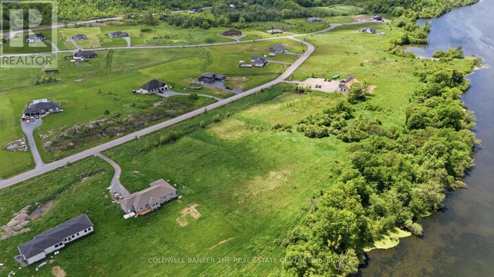 Property Photo:  118 Hineman Street  ON K7L 0G2 