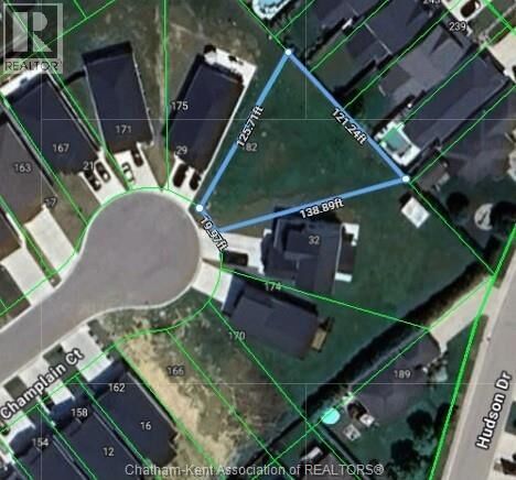 Property Photo:  33 Champlain Court  ON N7L 0C4 