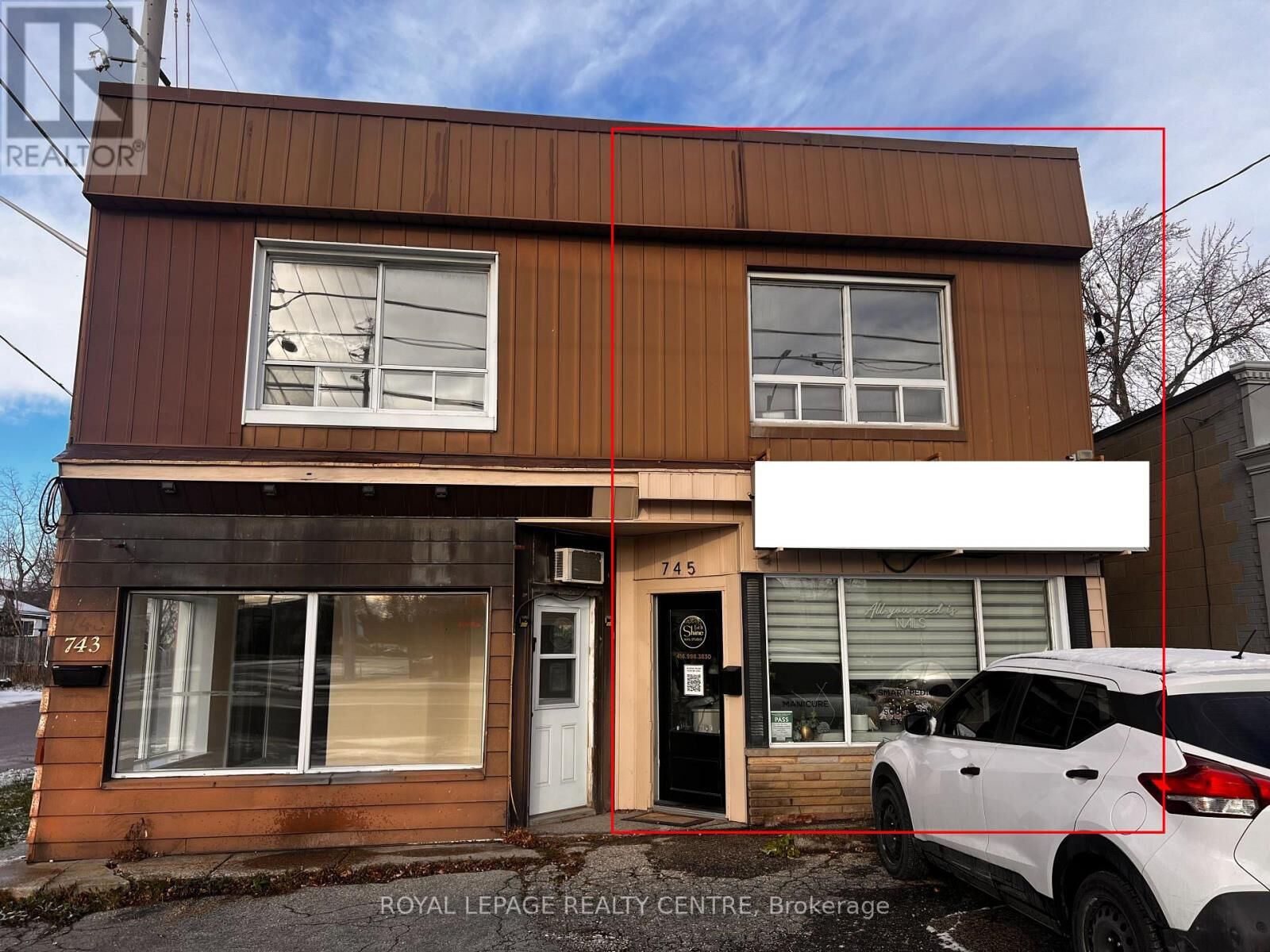 Property Photo: 745 Lakeshore Road East B ON L5E 1C6