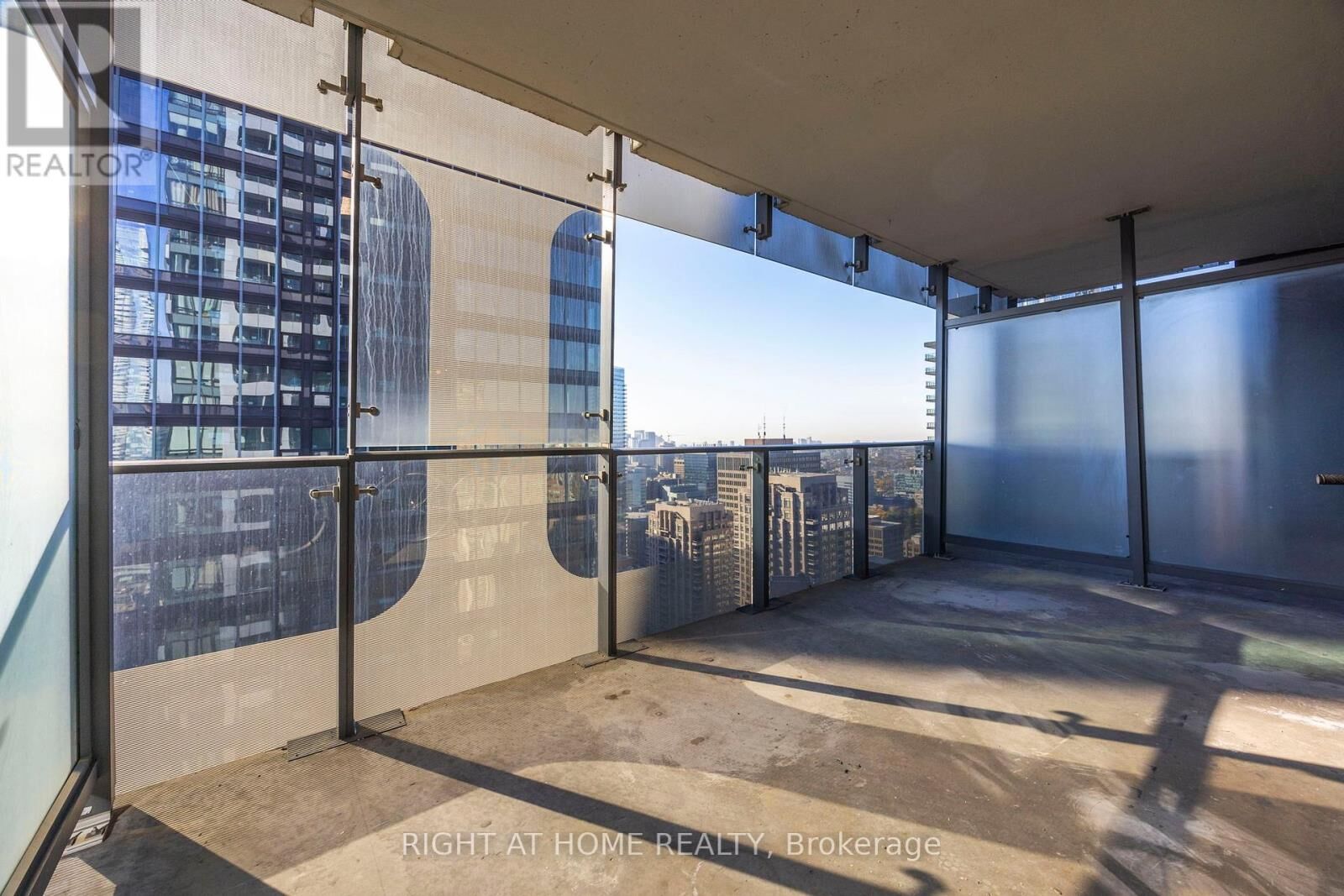 Property Photo:  5 St. Joseph Street 3403  ON M4Y 1J6 