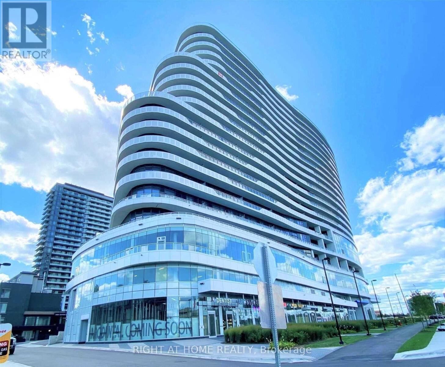 Property Photo: 2520 Eglinton Avenue West 1713 ON L5M 0Y4