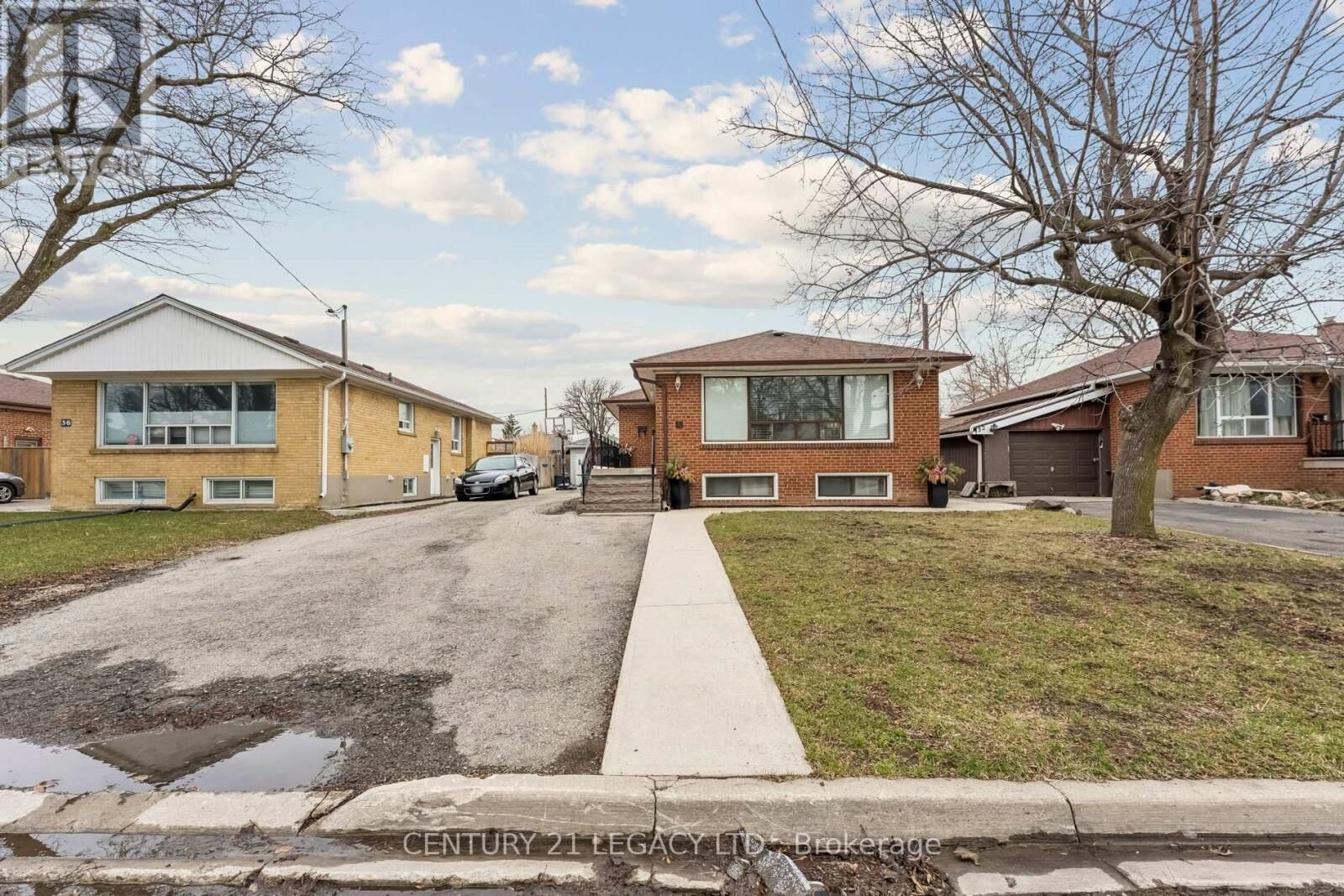 Property Photo:  34 Cumberland Drive  ON L6V 1W6 