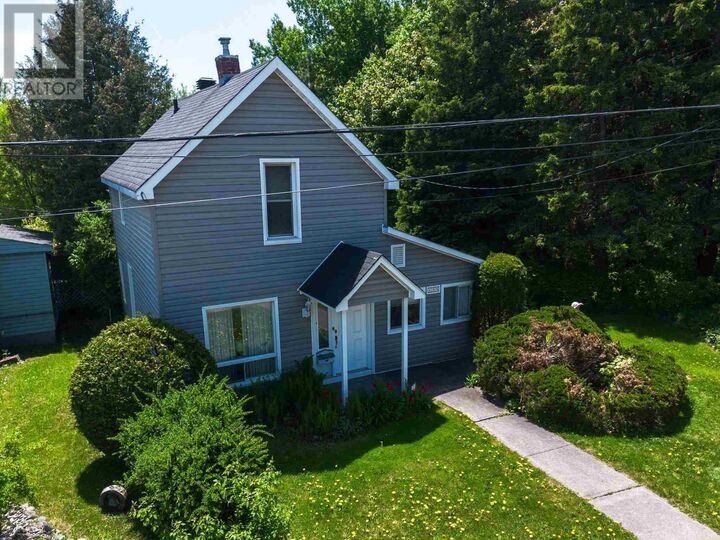 Photo de la propriété:  135 Salisbury Ave  ON P6B 1M3 