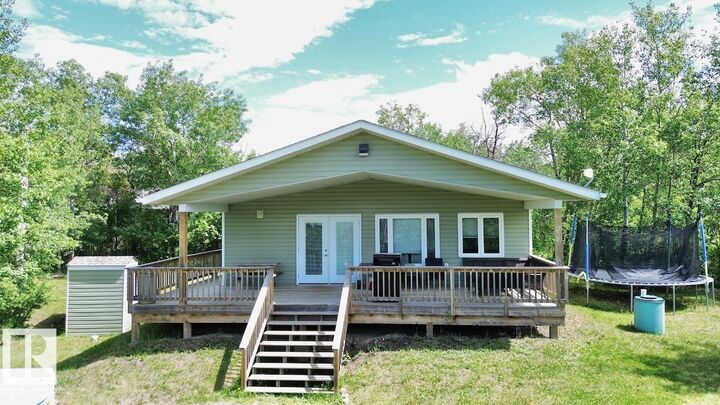 Property Photo:  4 Kaylee Crescent White Sands  AB T0C 3B0 
