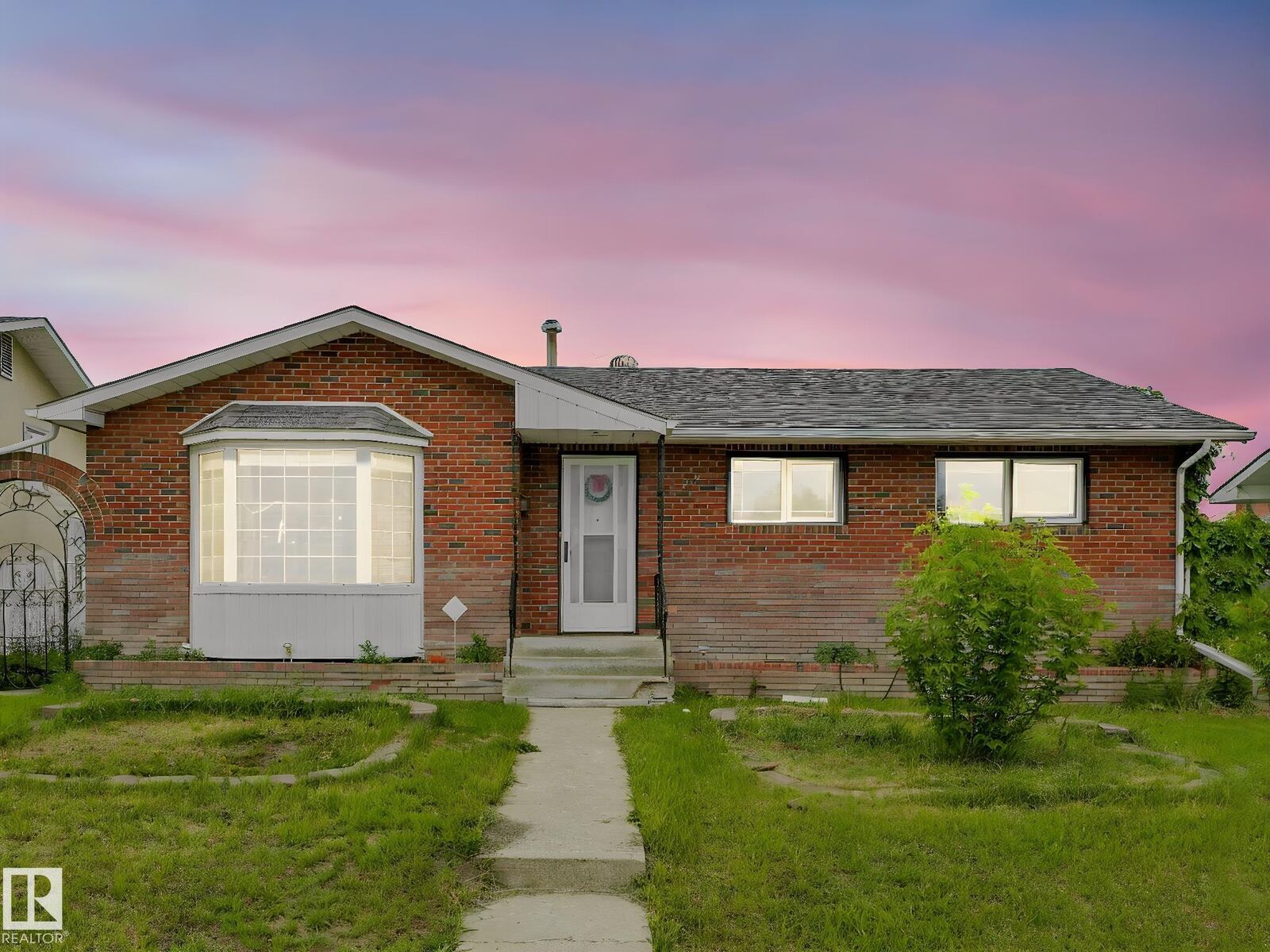 Property Photo: 9528 151 Avenue NW AB T5E 2R3