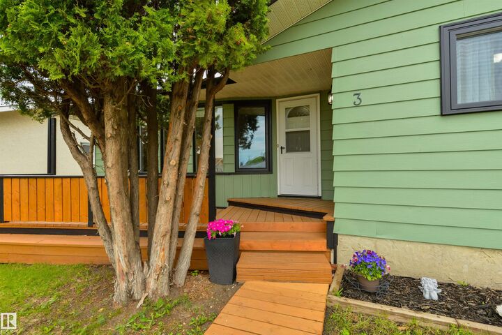 Property Photo: 3 Benton Street AB T7X 1H9
