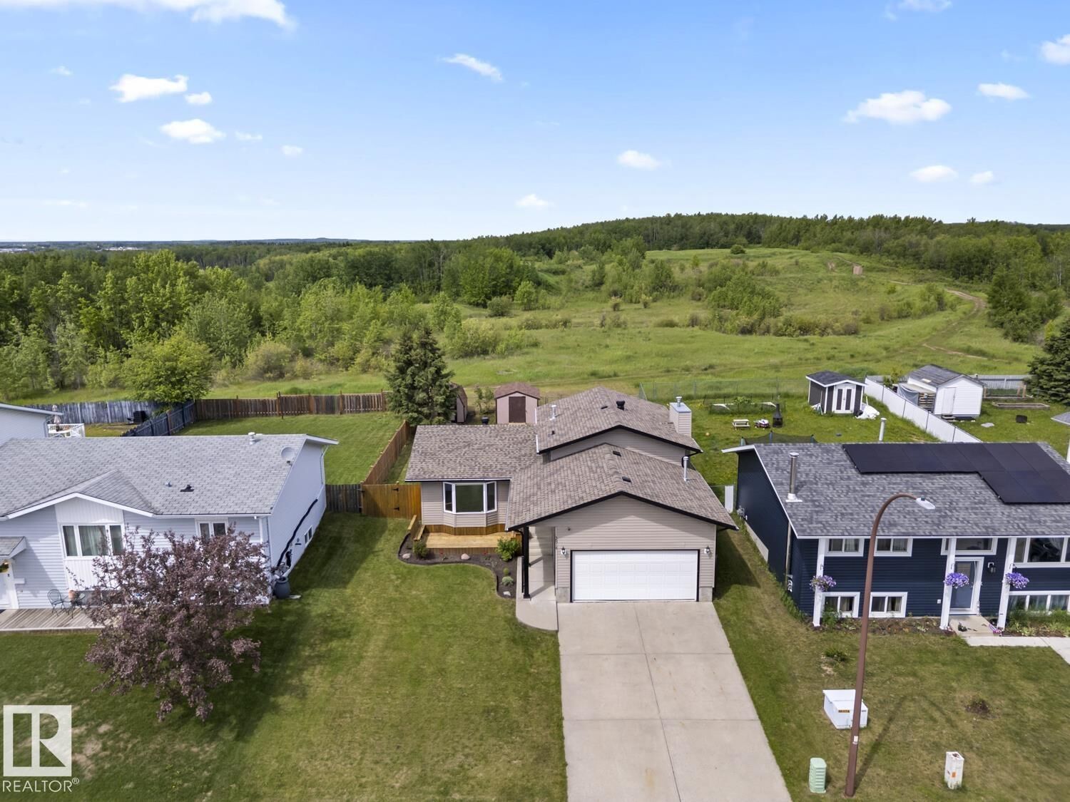 Property Photo:  3814 54 Avenue  AB T9M 2B1 