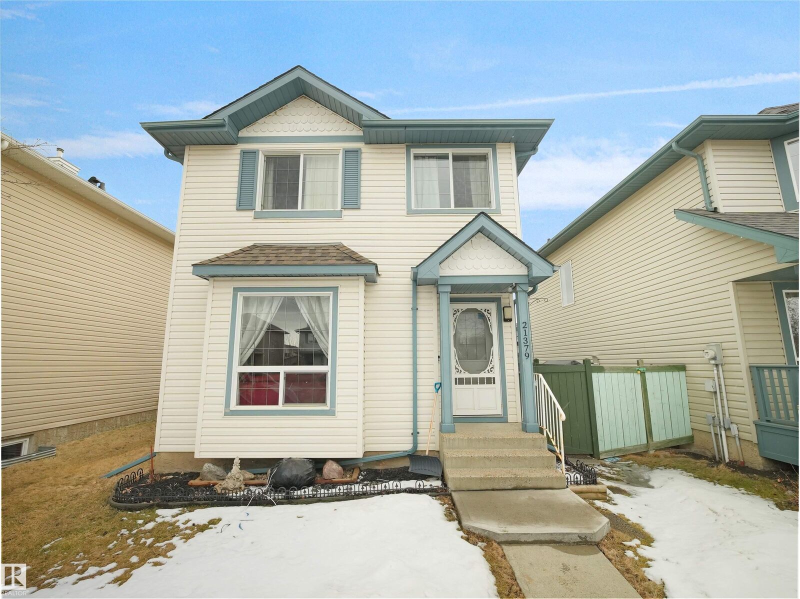 Property Photo:  21379 89 Avenue NW  AB T5T 6V3 