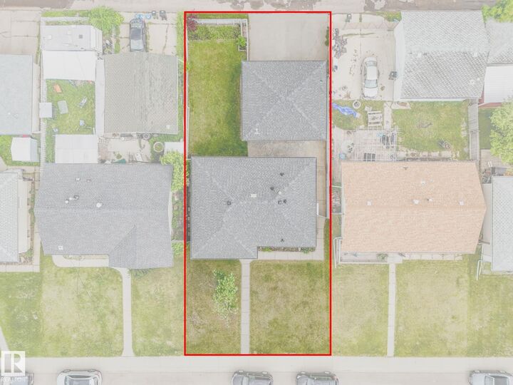 Property Photo: 15916 88B Avenue NW AB T5R 4N7